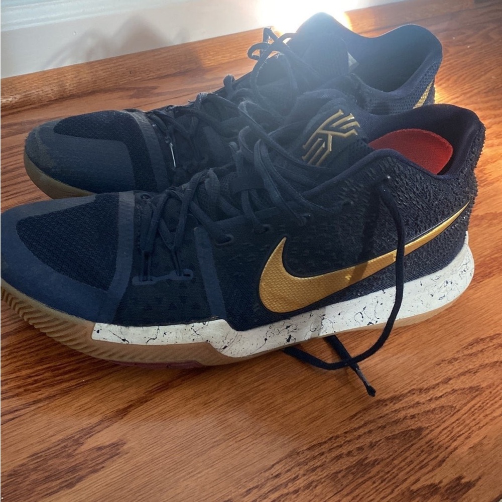 Nike Kyrie Irving Basketball Shoes